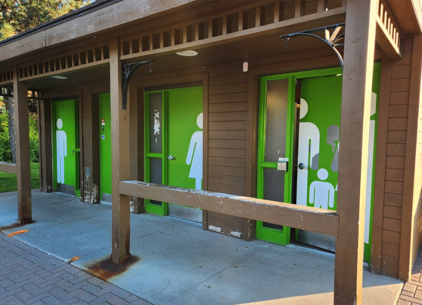 Google Maps reference for public washrooms at 290 Mill St Richmond Hill